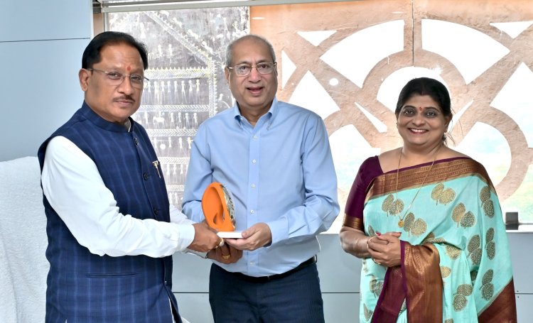मुख्यमंत्री श्री साय से एनएमआईएमएस के प्रतिनिधियों ने की सौजन्य मुलाकात